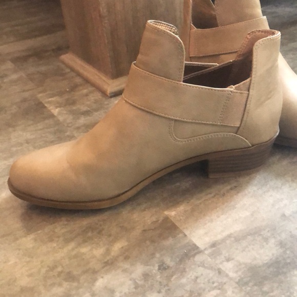 Booties - Picture 3 of 5